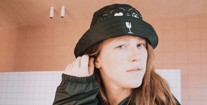 Варвара Шмыкова сделала коллаборацию с женским футбольным клубом GirlPower