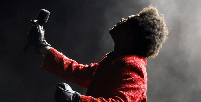 Фрагмент выступления The Weeknd на Суперкубке стал мемом