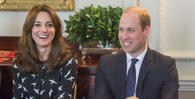 Принц Уильям и Кейт Миддлтон показали новый снимок Кенсингтонского дворца в честь Пасхи