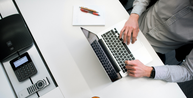 Оперштаб Москвы по борьбе с COVID-19 обязал отстранять от работы отказавшихся от прививки