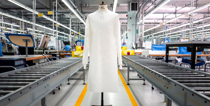 Ermenegildo Zegna запустил производство защитных медицинских костюмов