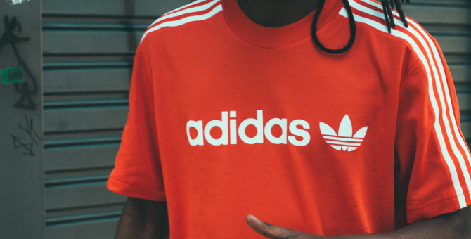 adidas приостановит деятельность в России