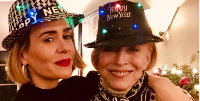 Сара Полсон высказалась о разнице в возрасте со своей 77-летней парнершей