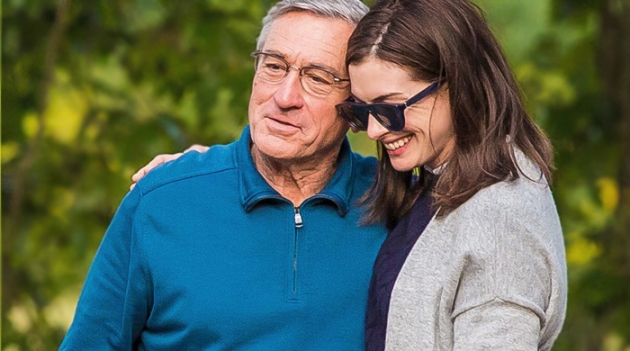 Роберт Де Ниро и Энн Хэтэуэй в трейлере \"Стажера\"