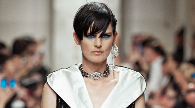 Показ Chanel в Сингапурe: новое закулисное видео