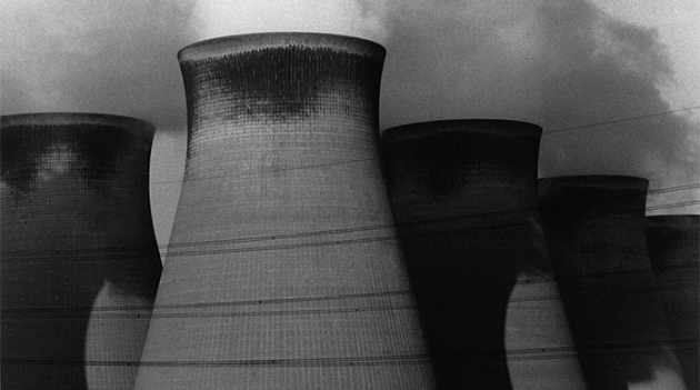 Заброшенные заводы в новой фотовыставке Дэвида Линча