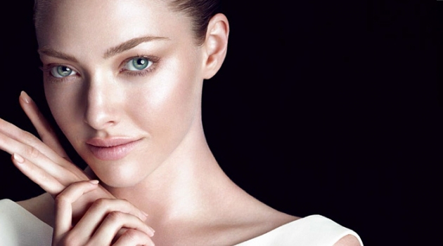 Аманда Сейфрид в рекламе новой сыворотки Clé de Peau Beauté
