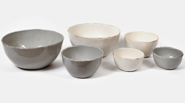 Коллекция посуды из фарфора и золота в Barneys