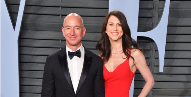Бывшая жена владельца Amazon Маккензи Безос стала самой богатой женщиной в США