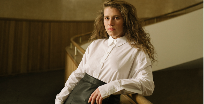 COS объявляет о запуске интернет-магазина в России