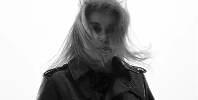 Катрин Денев стала героиней весенней кампании Saint Laurent