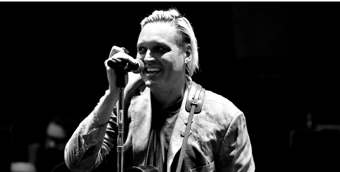 Группа Arcade Fire исполнила кавер на песню Гарри Стайлза «As It Was»