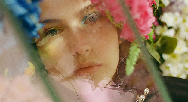 Круизная коллекция Balenciaga в съемке SVMoscow