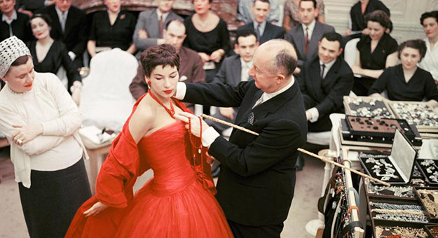 Самая масштабная ретроспектива кутюрных коллекций Dior к юбилею дома