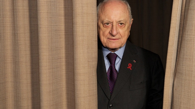 Пьер Берже выставит на аукцион свою библиотеку