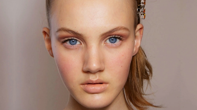 Красота в деталях: образ с шоу Prada