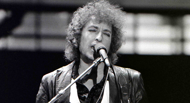 Боб Дилан тайно забрал свою Нобелевскую премию