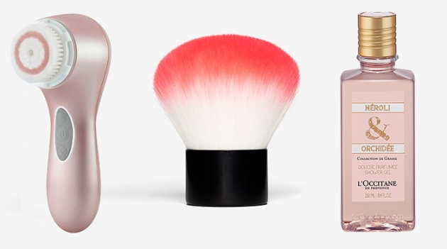 Бьюти-новинки недели: яркий глиттер, переливающиеся блески для губ и аромат для киноманов