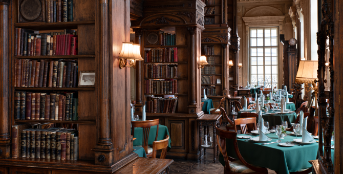 Игристое в подарок и послания в будущее: «Кафе Пушкинъ» отметит день рождения 4 июня