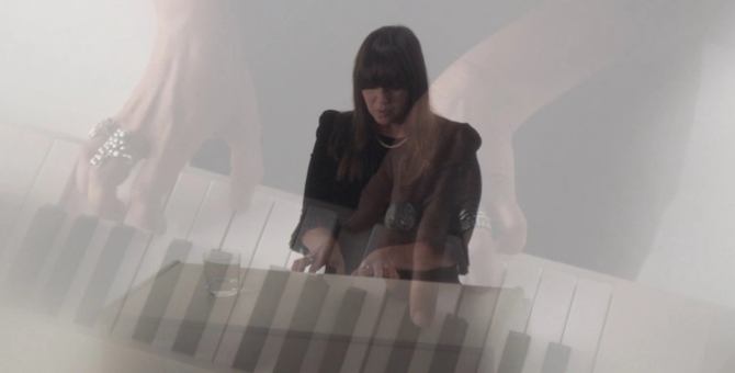 Джим Джармуш срежиссировал клип Cat Power на песню «A Pair of Brown Eyes»