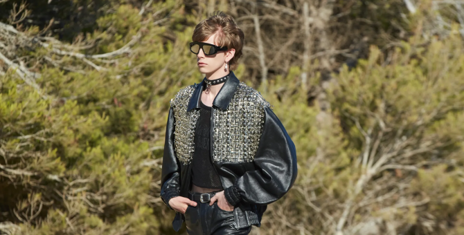 Celine отменил показ на фоне беспорядков в Париже