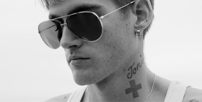 Cын Синди Кроуфорд снялся в кампании аромата Celine