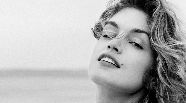 Синди Кроуфорд готовит мемуары