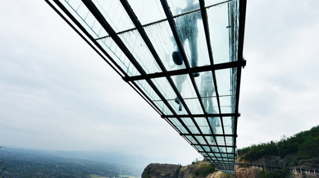 В Китае открыли самый длинный подвесной мост