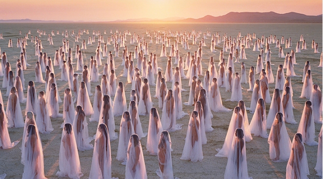 Обнажающая сила искусства: новый проект Спенсера Туника