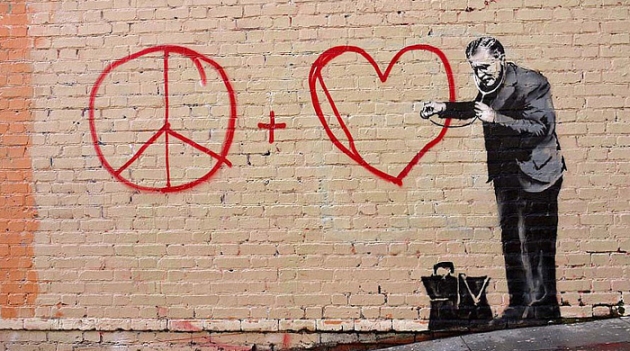 Стало известно, кто скрывается под псевдонимом Бэнкси. Или нет?