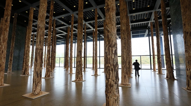 Дэвид Чипперфильд создал инсталляцию в Новой национальной галерее Берлина