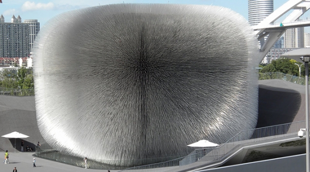 Burberry и Музей Хаммера откроют выставку дизайнера Томаса Хезервика