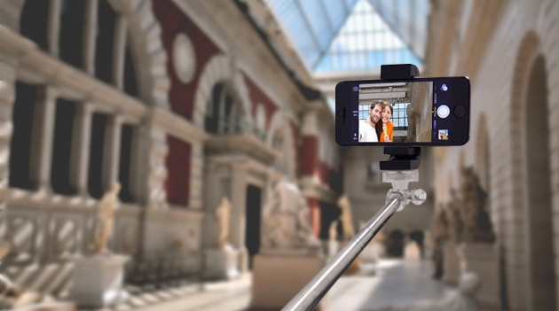 Музеи вводят запрет на штатив для селфи