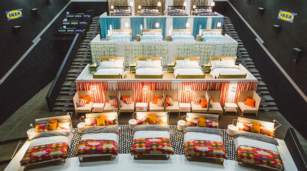 IKEA открыли в Москве кинотеатр с кроватями