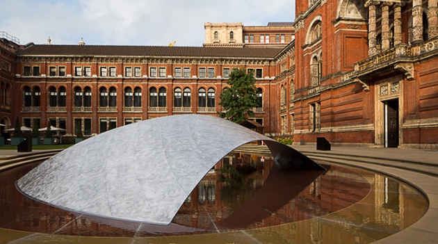 Инсталляция Захи Хадид появилась во дворе V&A