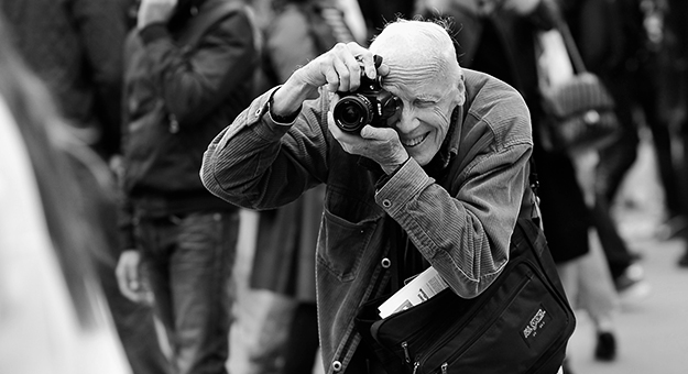 Вещи легенды стритстайл-фотографии Билла Каннингема стали музейными экспонатами