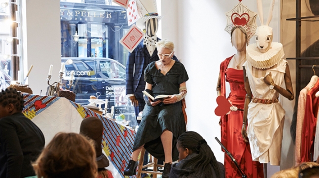 Вивьен Вествуд оформила обложку для \"Алисы в Стране чудес\"