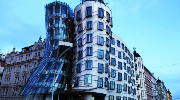 \"Танцующий дом\" в Праге продан за $18 млн
