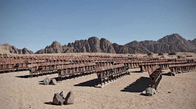 Заброшенный кинотеатр в Синайской пустыне