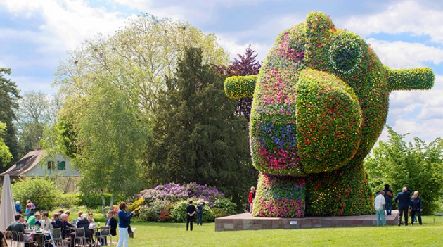 Цветочная скульптура Джеффа Кунса будет установлена в центре Нью-Йорка