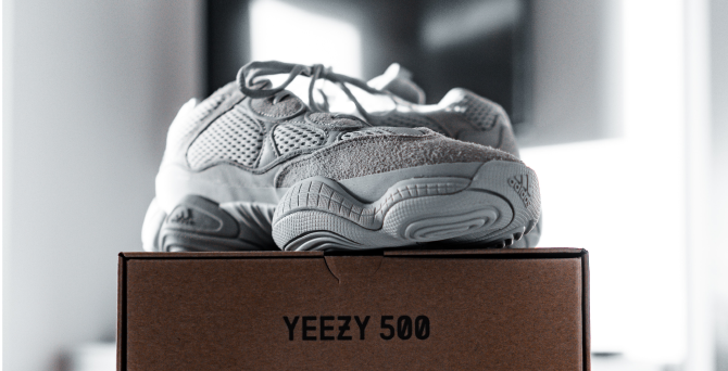 adidas продолжит выпускать Yeezy несмотря на разрыв контракта с Канье Уэстом