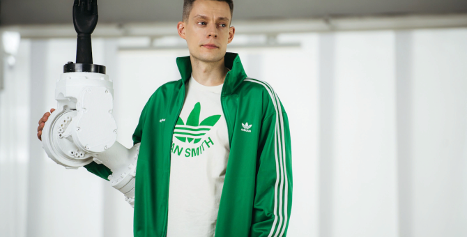Юрий Дудь, Манижа и Андрей Бахметьев из «Пока все дома» снялись в кампании adidas Originals