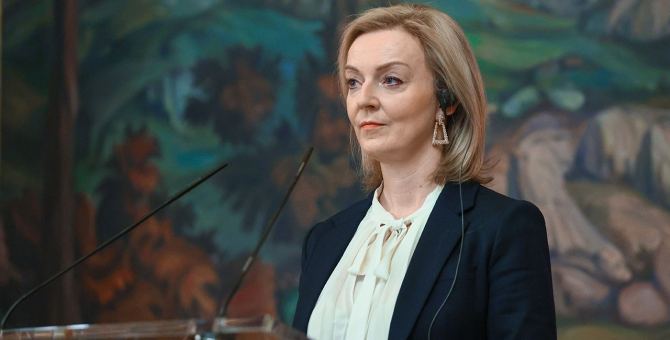 Новым премьером Великобритании избрали главу МИД Лиз Трасс