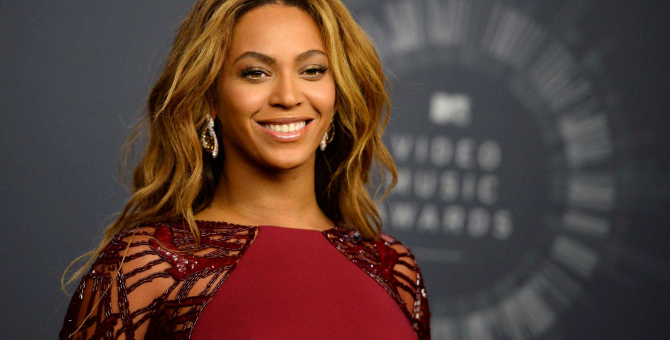 Благотворительный фонд Бейонсе объединился с adidas для помощи пострадавшим в Техасе