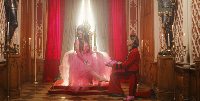 Crocs выпустил коллаборацию с группой Little Big