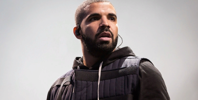 Вооруженная женщина пыталась проникнуть в особняк Дрейка