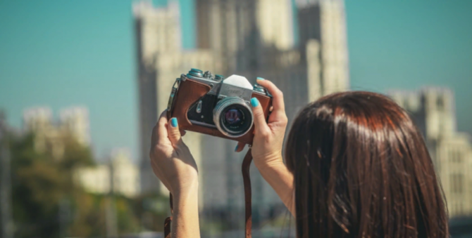 Исследователи выяснили, что просмотр собственных фотографий приносит людям удовольствие