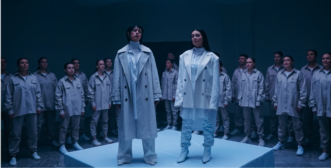 Катя IOWA выпустила рождественскую песню и клип «Пусть боль уйдет»