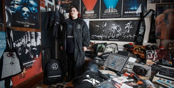 Balenciaga выпустил коллекцию мерча Rammstein