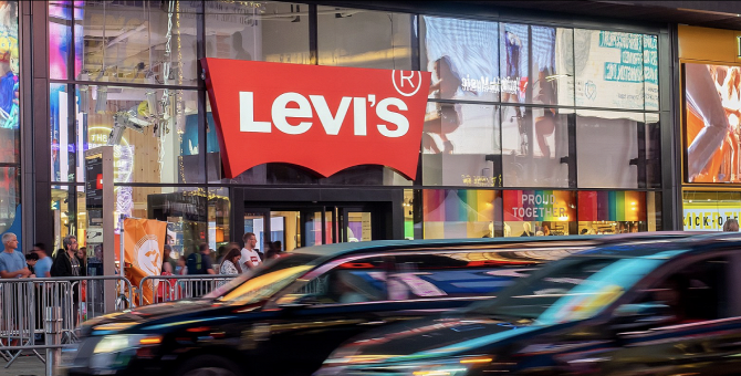 Levi's возобновил работу в Москве под брендом JNS